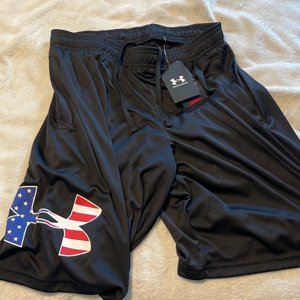 Under armour mens athletic shorts black large
